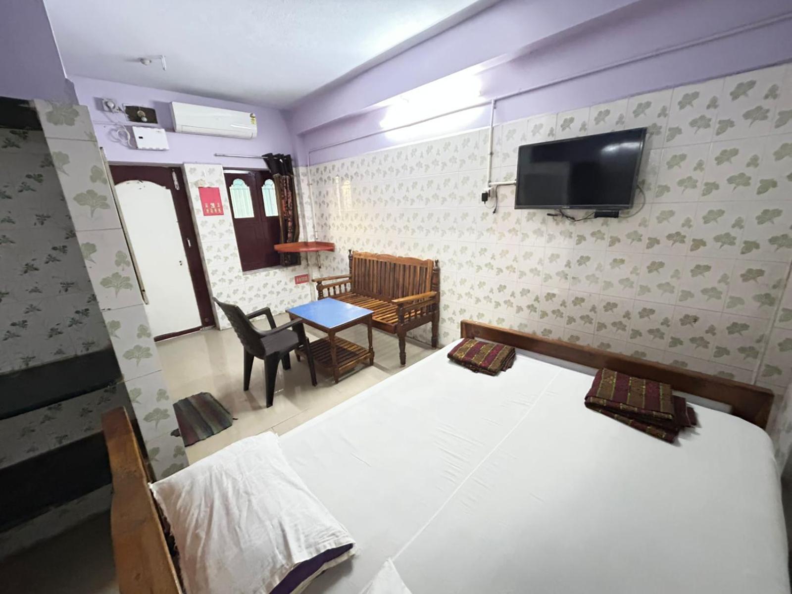 Meera Lodge Chidambaram Exterior photo